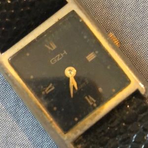 VTG ladies women’s GZH adjustable band watch
